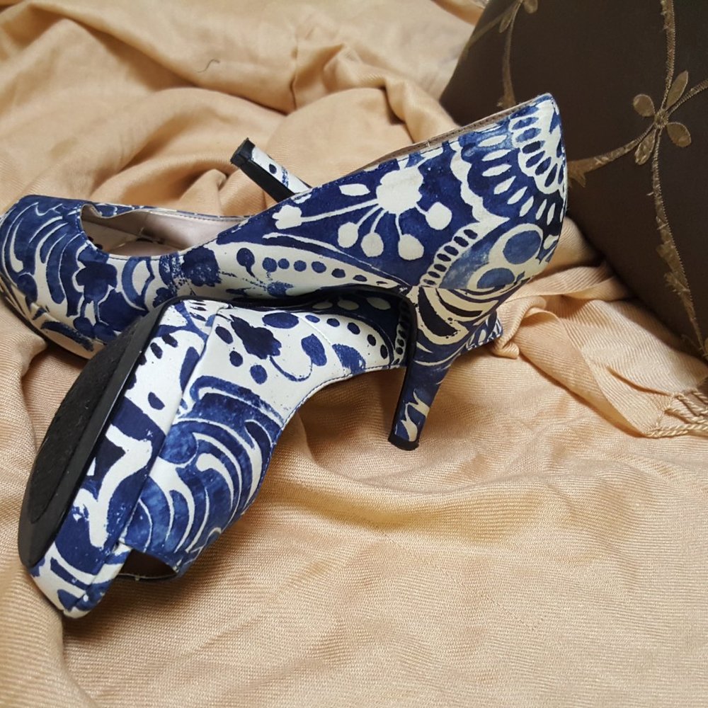 MPO Women's Shoes Stiletto Heel Pointed Toe Bridal Shoes 8M Blue Flowers - Picture 8 of 9